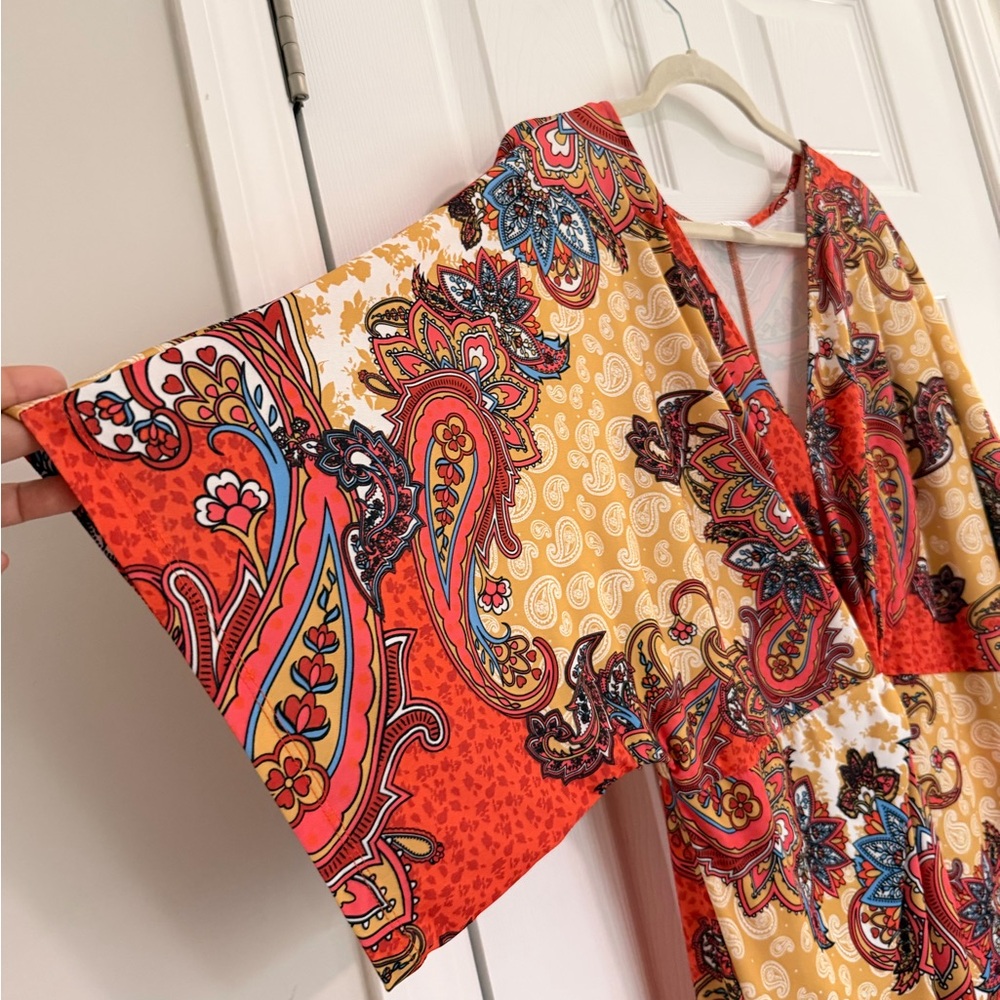 NWOT Venus Women's Paisley Print MaxiDress Red Multicolor VNeck Kimono Sleeve 1X - Picture 8 of 9